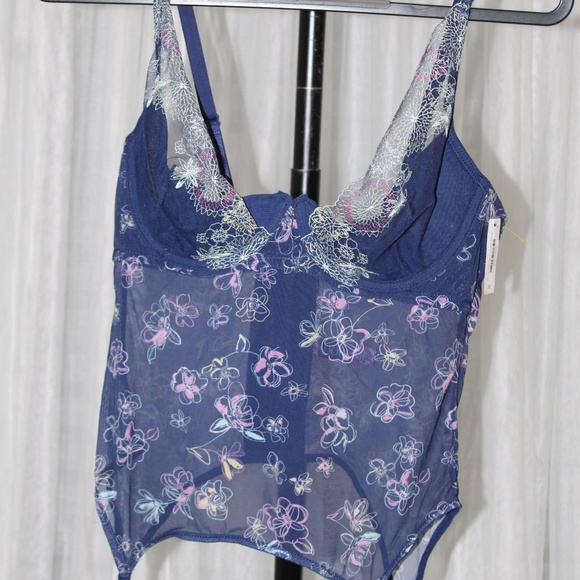 Adore Me.   Purple Floral Lace Corset w/ Leg Straps. Sz. 38C - Picture 3 of 9